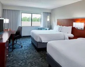 Day use twin room with work desk at Sonesta Select Raleigh Durham Airport Morrisville.