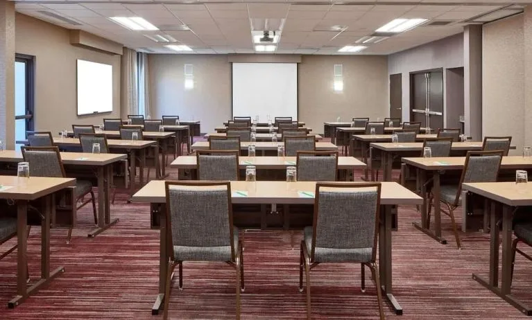 Professional meeting facility at Sonesta Select Raleigh Durham Airport Morrisville.