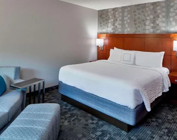 King bed at Sonesta Select Raleigh Durham Airport Morrisville.