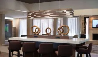 Lobby workspace at Sonesta Select Phoenix Camelback.
