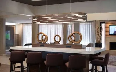 Lobby workspace at Sonesta Select Phoenix Camelback.