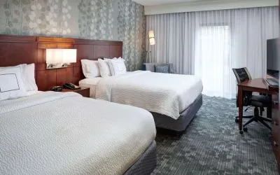 Day use twin room at Sonesta Select Milwaukee Brookfield.