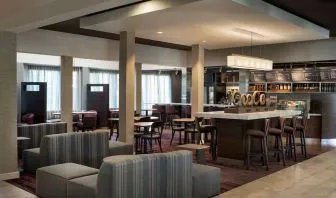 Dining area at Sonesta Select Los Angeles LAX El Segundo.