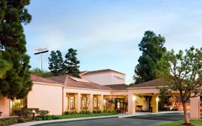 Entrance at Sonesta Select Los Angeles LAX El Segundo.