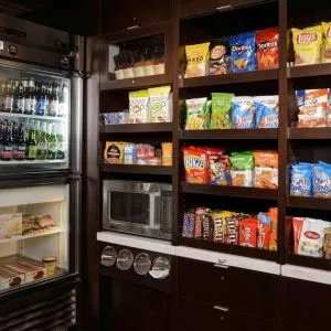 Convenience store at Sonesta Select Kansas City South Overland Park.