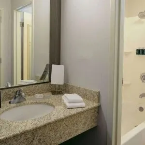 Private guest bathroom at Sonesta Select Kansas City South Overland Park.