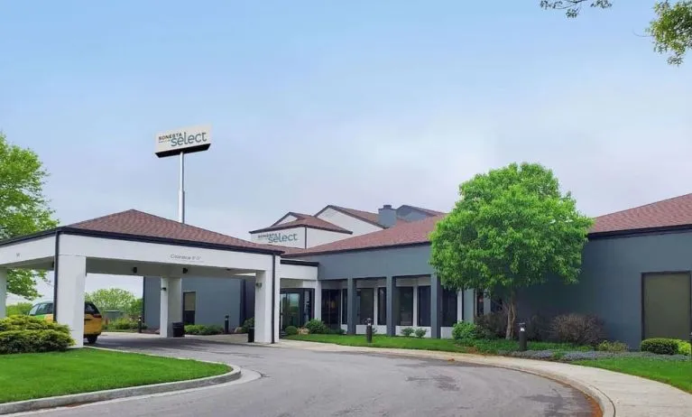 Entrance at Sonesta Select Kansas City South Overland Park.