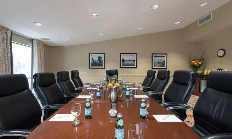 Meeting room at DoubleTree By Hilton Grand Rapids Airport.