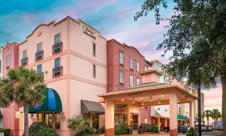 Parking area at Hampton Inn & Suites Amelia Island-Historic Harbor Front.