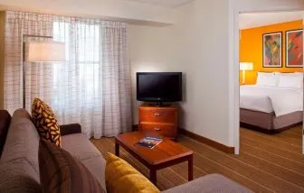 Day use room with living area at Sonesta ES Suites Birmingham Homewood.