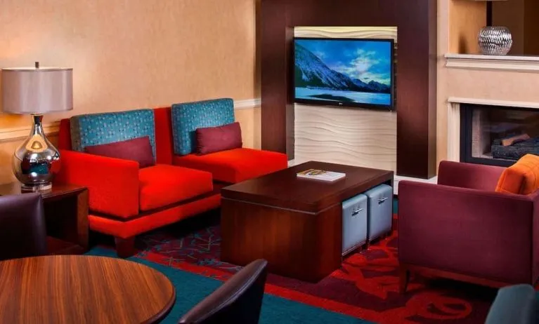 Comfortable lounge area at Sonesta ES Suites Birmingham Homewood.