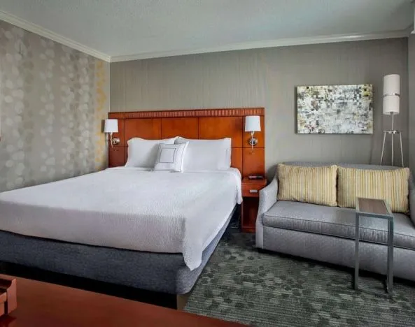 King bed at Sonesta Select Tinton Falls Eatontown.