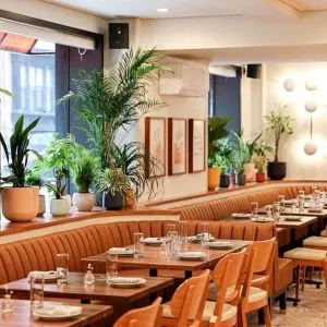 Dining area at The Shelburne Sonesta New York.