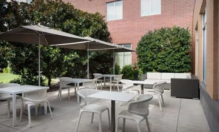 Courtyard perfect for coworking at Hilton Garden Inn Fort Worth Medical Center.