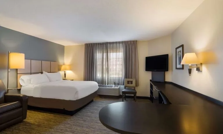 Day use room with work desk at Sonesta Simply Suites Des Moines.