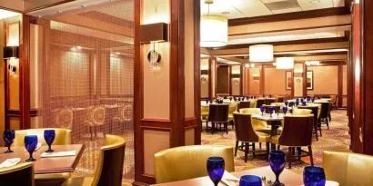 Dining area at Sonesta Atlanta Airport North.