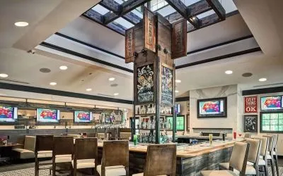 Dining area at Sonesta Atlanta Airport South.