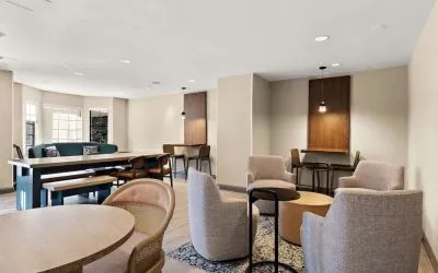 Dining area at Sonesta ES Suites Denver South - Park Meadows.