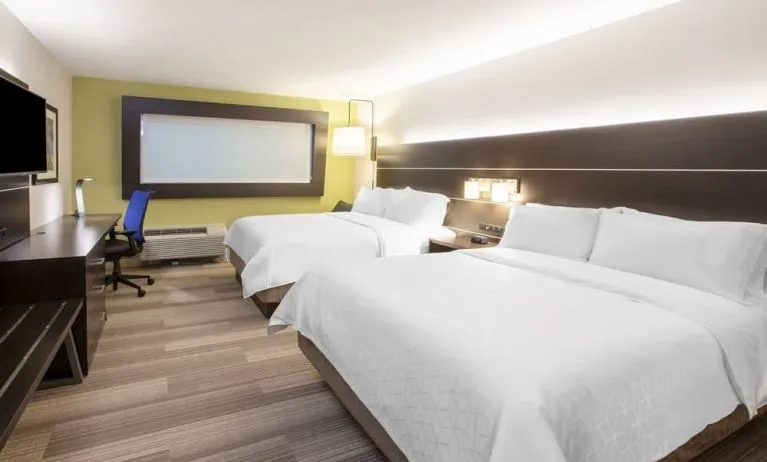 Day use twin room with work desk at Holiday Inn Express & Suites Yorkville.