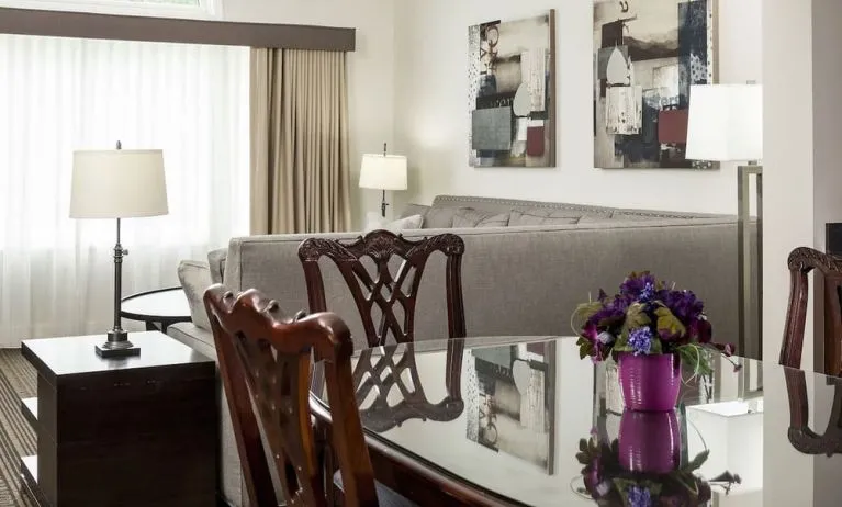 Dining room at Fairbanks Inn.