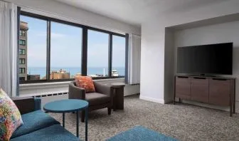 Day use suite's living room at Sonesta ES Suites Chicago Downtown Magnificent Mile - Medical.
