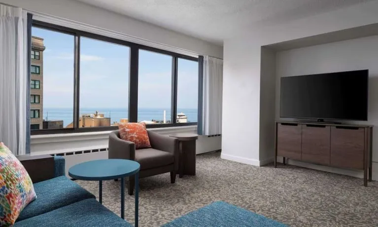 Day use suite's living room at Sonesta ES Suites Chicago Downtown Magnificent Mile - Medical.
