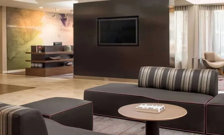 Comfortable lobby lounge at Sonesta Select Seattle Bellevue Redmond.