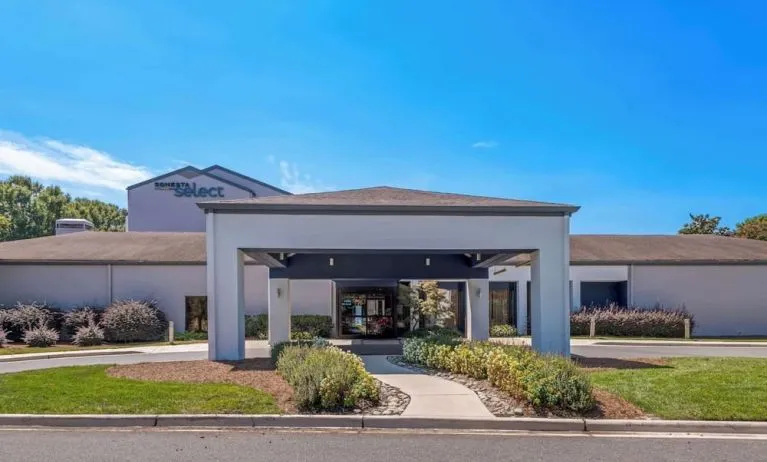 Entrance at Sonesta Select Charlotte University Research Park.