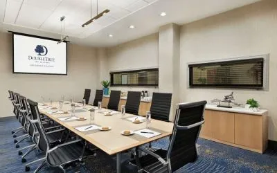 Professional meeting room at DoubleTree By Hilton Albuquerque.