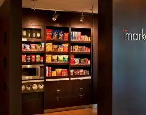 Convenience store at Sonesta Select Boston Milford.