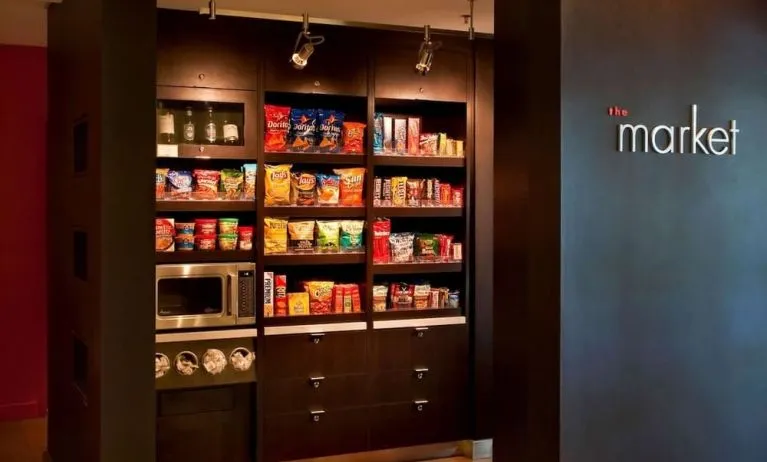 Convenience store at Sonesta Select Boston Milford.