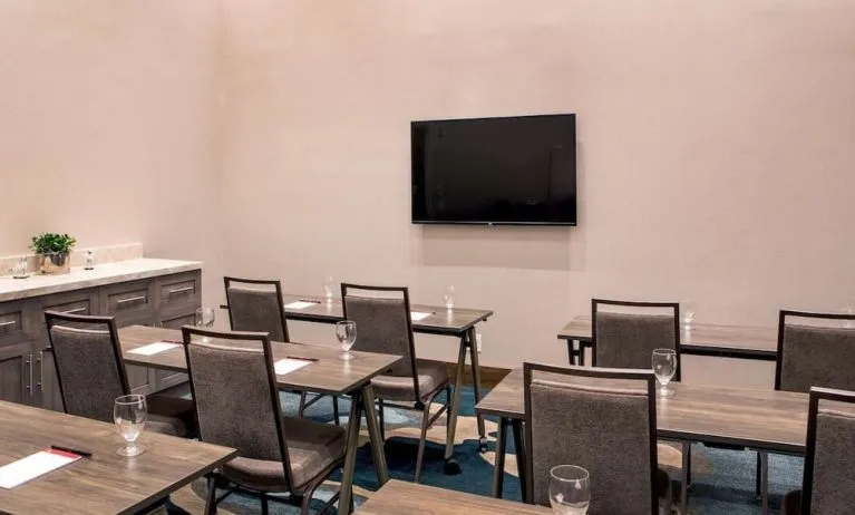 Meeting room at Hilton Garden Inn NYC Financial Center/Manhattan Downtown.
