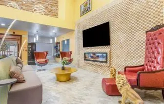 Lobby and coworking lounge at The Leo Collection, An Ascend Collection Hotel.