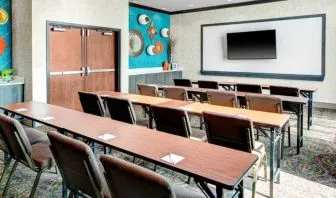 Meeting room at Hampton Inn & Suites By Hilton Atlanta Perimeter Dunwoody.