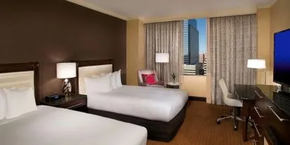 Day use twin room with workdesk at Hilton Minneapolis.