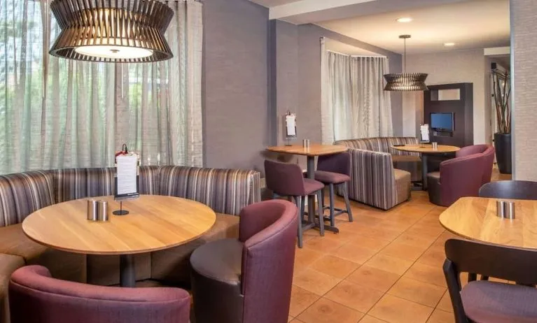 Lobby workspace with comfortable seating at Sonesta Select Allentown Bethlehem Airport.