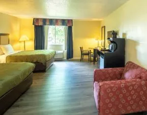 Day use room at Quality Inn & Suites Woodstock Near Lake Geneva.