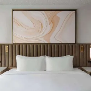 King bed at Sonesta Miami Airport.