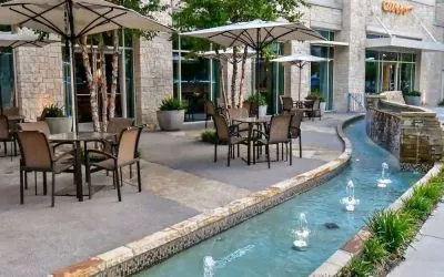 Alfresco dining perfect for coworking at Hilton Dallas/ Plano Granite Park.