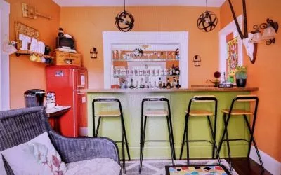 Hotel bar at Arroyo Vista Inn.