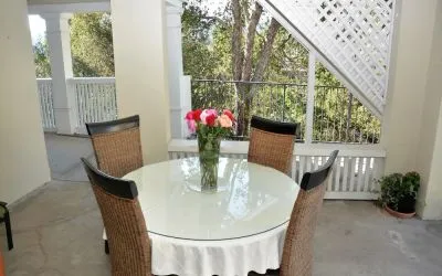 Terrace at Arroyo Vista Inn.