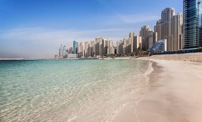 Beach access at Hilton Dubai The Walk.