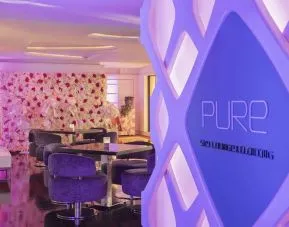Hotel bar at Hilton Dubai The Walk.