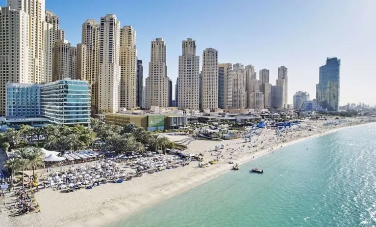 Beach access at Hilton Dubai The Walk.