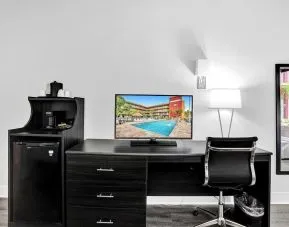 Work desk at The Harrison Hotel Downtown Hollywood.