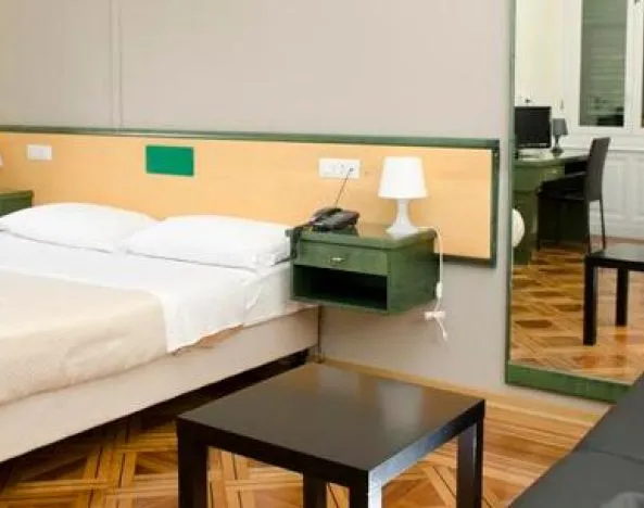 Hotel Suisse, Genova