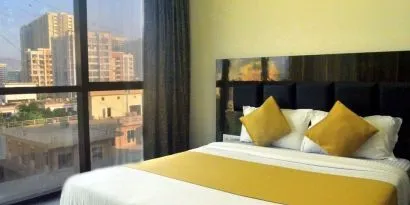 Cozy king room at THE BEST HOTEL MUMBAI.