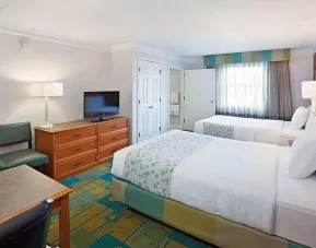 Day use twin room at Norwood Inn & Suites Merrillville.