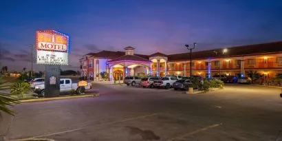 Parking area at Casa Rosa Inn.