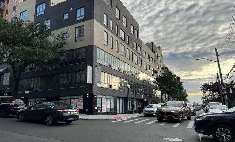 Exterior view of Regal Inn & Suites New York.